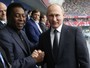 Convidado de honra, Pelé ganha longo cumprimento de Putin na Arena Zenit