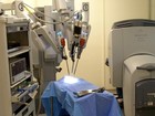 Médicos criam técnica para operar nervos microscópicos usando robô