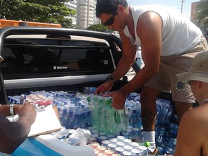 Seop apreendeu 13.695 bebidas e outras mercadorias na orla do Rio durante o Réveillon 2015  (Foto: Divulgação/Seop)