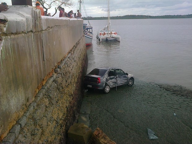 carro avenida beira-mar, são luís, rio anil, acidente (Foto: Reprodução)