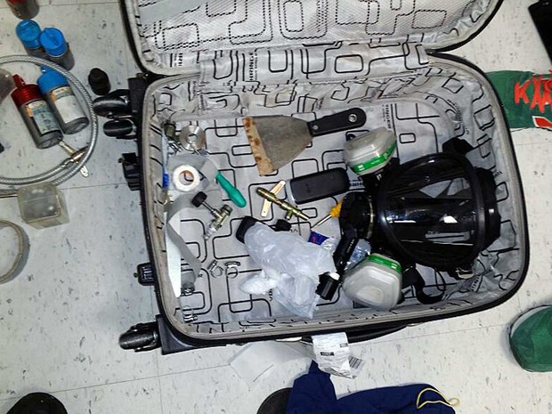 Equipamentos usados em arrombamento de caixas eletrônicos encontrado na bagagem de um dos suspeitos presos em Natal pela Polícia Federal nesta quinta-feira (9) (Foto: Danielle Lima/Arquivo Pessoal)