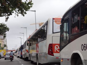 Três mil mexicanos estão hospedados em navio no Recife e vão de ônibus para a Arena PE (Foto: Luna Markman / G1)