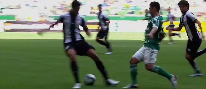 Canetas, lençol, lambreta furada e drible da vaca disputam o 