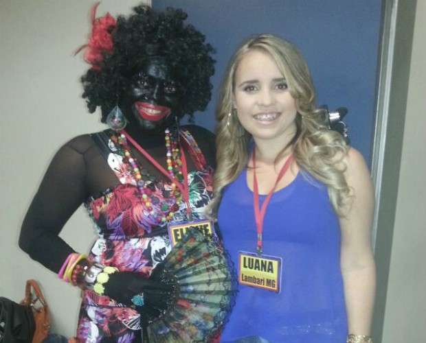 Luana (à direita), de Lambari - MG, fez um clique nos corredores da TV Globo