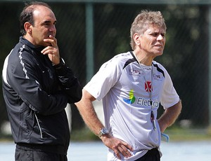 paulo autuori e ricardo gomes vasco treino juiz de fora (Foto: Marcelo Sadio / Vasco.com.br)