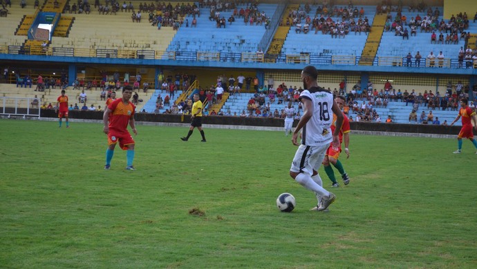 Gols da partida foram marcados por Thiago, Rodrigo e Jair Tolentino (Foto: Dominique Cavaleiro/Globoesporte.com)