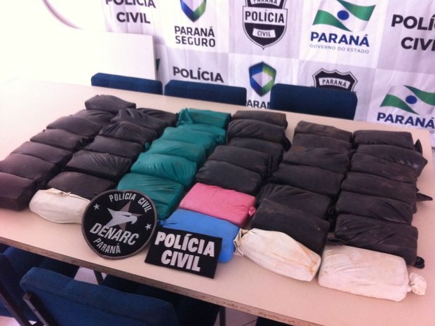 G1 Dupla é presa 120 mil pedras de crack em Curitiba diz polícia