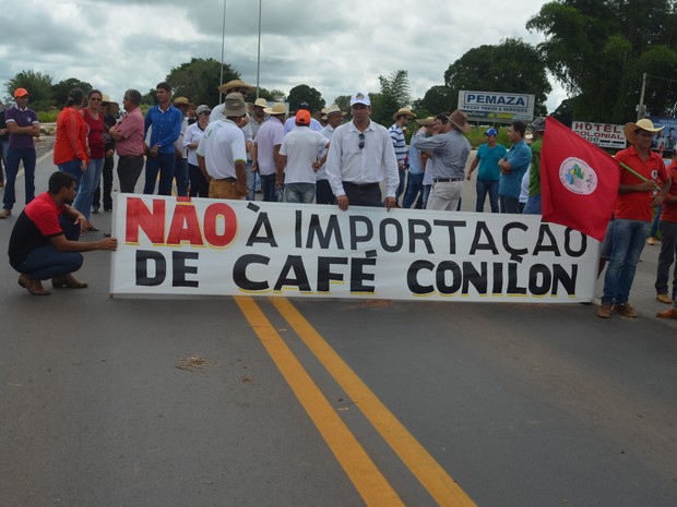 Protesto contra importação do café conilon (Foto: Rogério Aderbal/G1) Protesto contra importação do café conilon (Foto: Rogério Aderbal/G1)