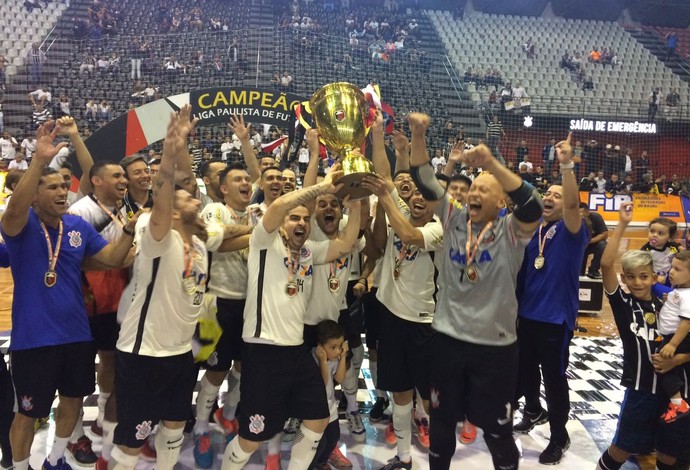 Corinthians campeão Liga Paulista de Futsal (Foto: Guilherme Costa)