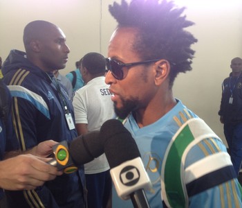 Curinga, Zé Roberto diz não escolher posição no time: 