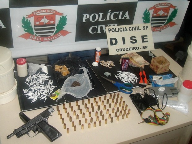 G1 Homem é Preso Por Tráfico De Drogas E Porte Ilegal De Armas Em