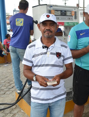 Manoel Gerônimo, Torcedor do Botafogo-PB, compra de ingresso (Foto: Amauri Aquino / GloboEsporte.com/pb)