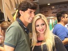 Ex de Nicole Bahls, Victor Ramos circula com nova namorada