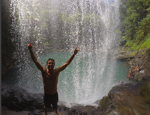 Jeremy Flores surfe tahiti (Foto: Reprodução/Instagram)