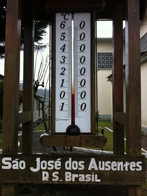 Termômetros marcaram 0,4ºC em São José dos Ausentes na tarde de domingo (Foto: Caetanno Freitas/G1)