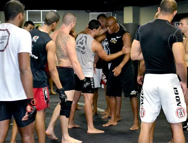 Anderson Silva treino MMA casal (Foto: Adriano Albuquerque / Sportv.com)