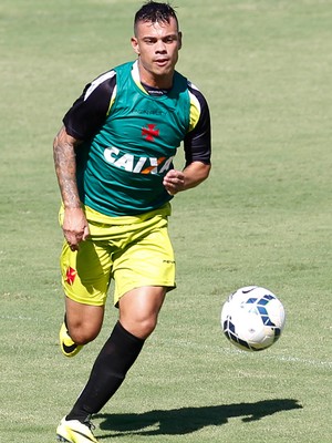 Vasco encaminha empréstimo de Bernardo para o Palmeiras
