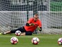 "Vírus Fifa" ataca novamente, e goleiro Cillessen sofre lesão pela Holanda