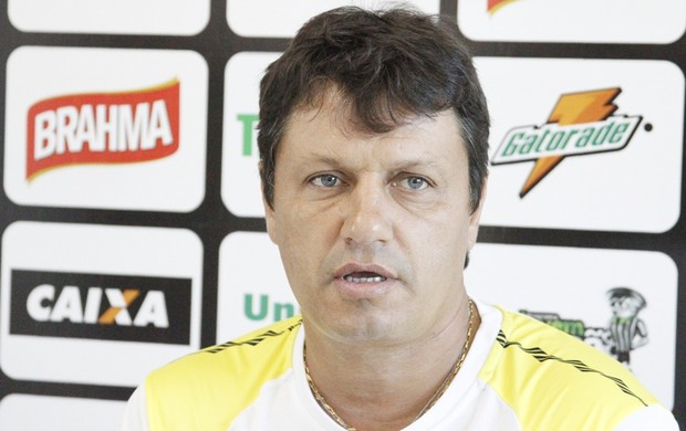 Adilson Batista, técnico do Figueirense (Foto: Luiz Henrique, divulgação FFC)