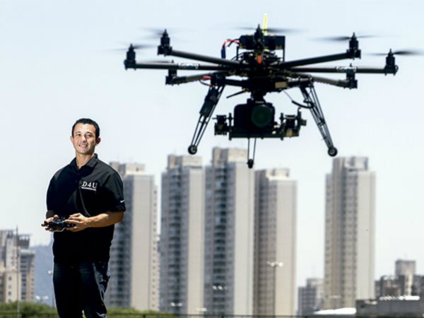 Julio César Uehara Marin é piloto de drone há 10 anos (Foto: Vitor Salgado)