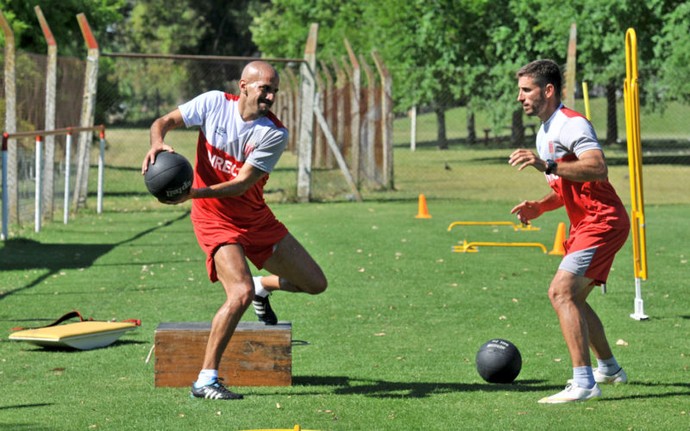 Verón treina para voltar a jogar no Estudiantes de la Plata (Foto: Reprodução site oficial do Estudiantes de la Plata) Verón treina para voltar a jogar no Estudiantes de la Plata (Foto: Reprodução site oficial do Estudiantes de la Plata)