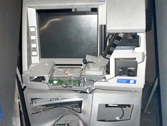Ladres explodem caixa eletrnico em MT (Foto: Resumo Dirio/Jos Carlos)