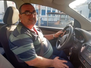 Taxista Ademário Filho (Foto: Alan Tiago Alves/G1)