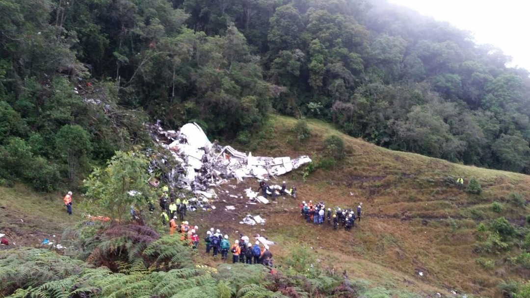 Avião que transportava Chapecoense caiu Aviao4