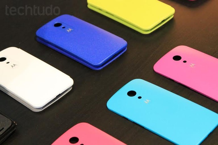 Moto G tem câmera de 8 megapixels com flash e tampas coloridas que podem ser trocadas (Foto: Isadora Díaz/TechTudo)