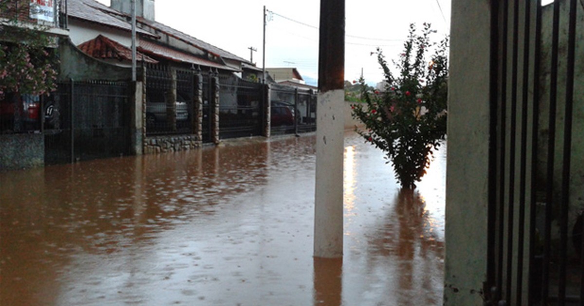 G1 - Chuva Alaga Ruas De Dois Bairros Em Itajubá, MG - Notícias Em Sul ...