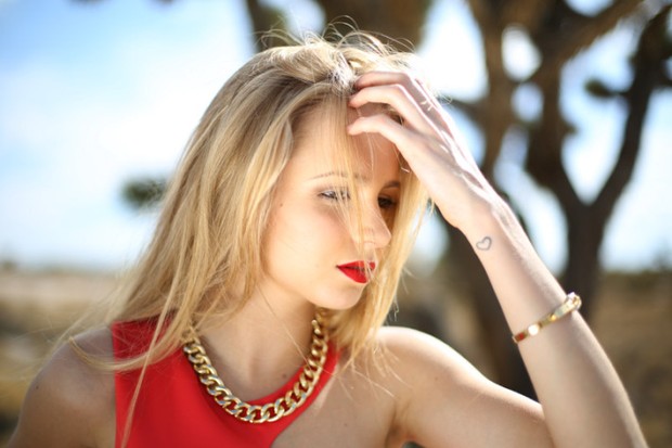 EGO Filha de Fernando Scherer posa de vestido vermelho no deserto notícias de Ego Teen Isabella Scherer ~ EGO Filha de Fernando Scherer posa de vestido vermelho no deserto notícias de Ego Teen