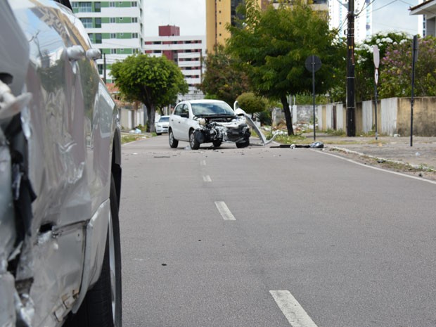 Ninguém ficou ferido em acidente em João Pessoa (Foto: Walter Paparazzo/G1) Ninguém ficou ferido em acidente em João Pessoa (Foto: Walter Paparazzo/G1)