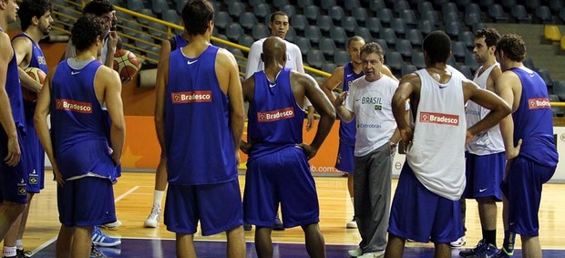 Seleção Brasileira de Basquete (Foto: Gaspar Nóbrega/Inovafoto/CBB)