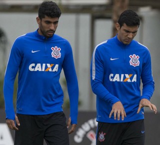 Corinthians perde zagueiro e relaciona 19 jogadores para pegar o Fluminense