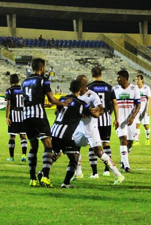 River-PI x Botafogo-PB, Copa do Nordeste (Foto: Renan Morais )