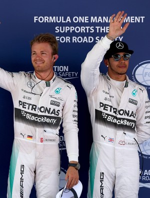 Sebastian Vettel admite que vantagem das Mercedes de Nico Rosberg e Lewis Hamilton aumentou (Foto: Getty Images)