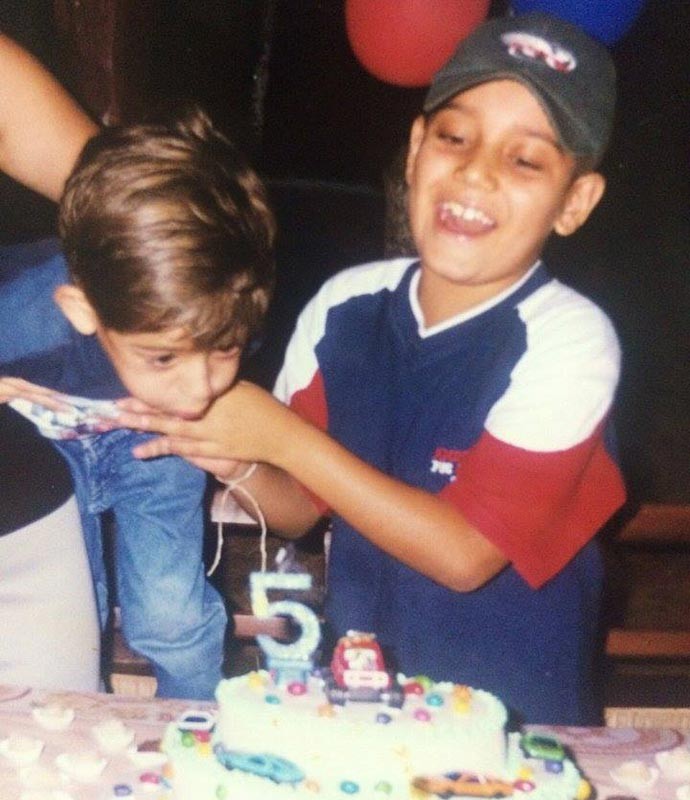 Leandro Lucco abre o álbum de infância e mostra registro do passado com o irmão Lucas (Foto: Arquivo Pessoal)