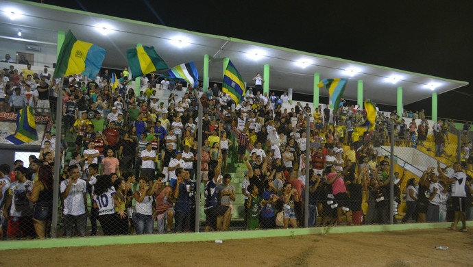 Torcida do Rondoniense marcando presença no jogo da equipe  (Foto: Livia Costa)