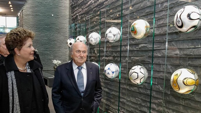 Dilma com Blatter na Suíça (Foto: Reprodução/Blog do Planalto) Dilma com Blatter na Suíça (Foto: Reprodução/Blog do Planalto)