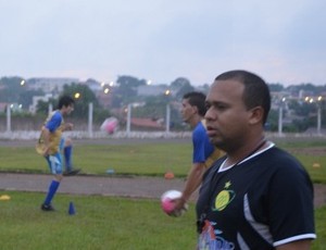 Tiago Batizoco, técnico do Espigão na Copa São Paulo de Juniores (Foto: Magda Oliveira/GLOBOESPORTE.COM)