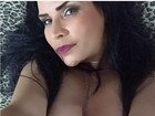 Solange Gomes ousa em foto na web: 'Quase um nude'