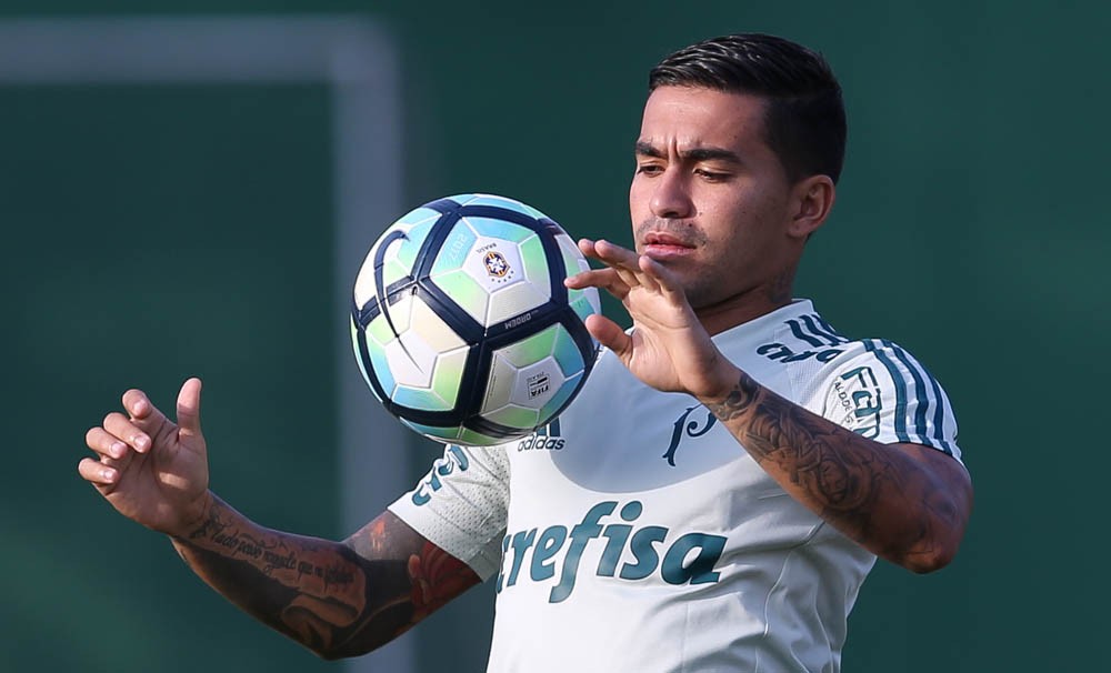  Veja quanto valem os elencos de Palmeiras e Corinthians, segundo site especializado