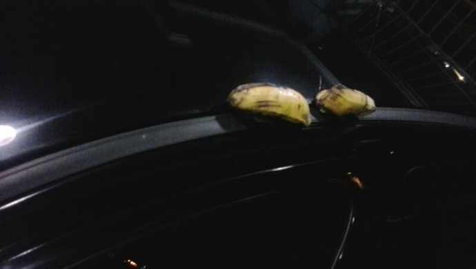 Árbitro fotografou bananas em seu carro e anexou imagens à súmula do jogo (Foto: Márcio Chagas da Silva/Arquivo Pessoal)