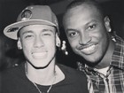 Thiaguinho homenageia Neymar pelo seu aniversário