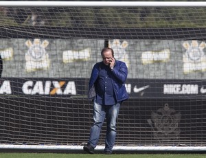 Diretor do Corinthians “some” de CT após participar de campanha eleitoral