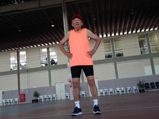 Katumi Ito, de Mogi das Cruzes, exibe sua boa forma aos 90 anos (Foto: Maiara Barbosa/ G1)