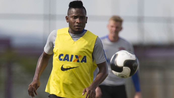 Repórter afirma que comparação com Ralf pode atrapalhar Willians no Timão