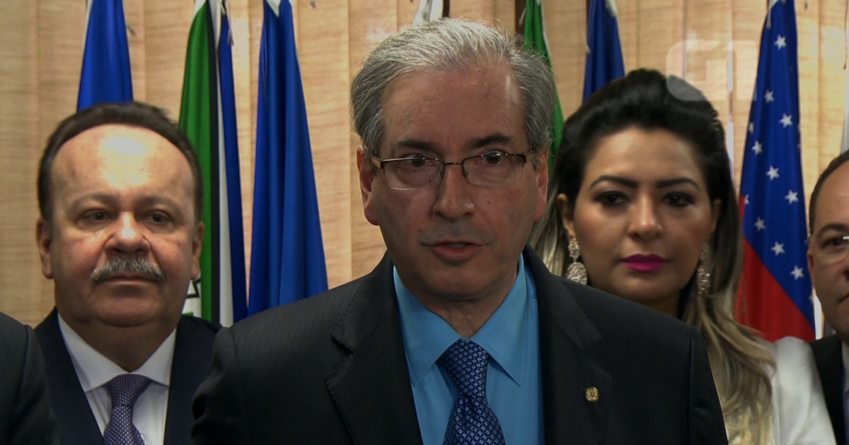 G Após vaia e beijo gay Cunha diz não ter ido a SP para discutir costumes notícias em