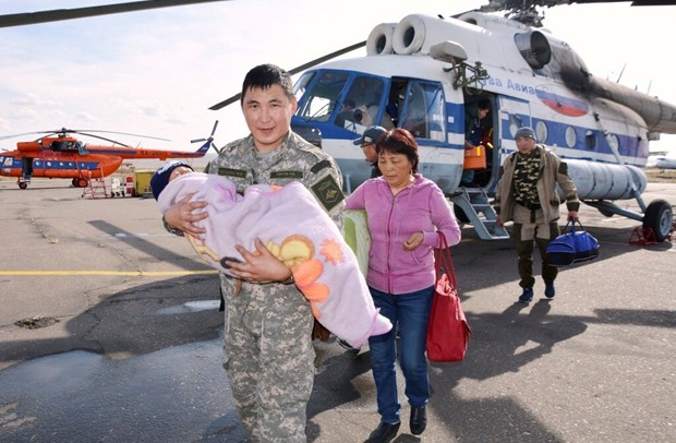 Criança de 3 anos sobreviveu três dias sozinha na Sibéria (Foto: Russian Emergencies Ministry/Reuters)