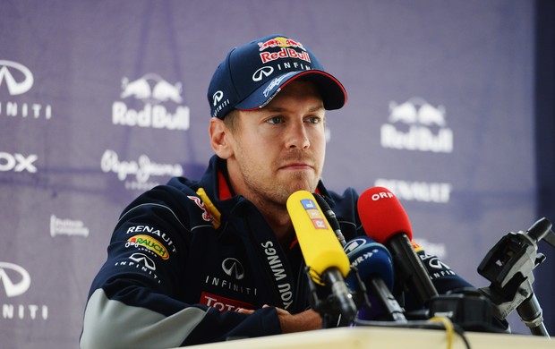 Sebastian Vettel responde perguntas sobre o futuro companheiro de equipe (Foto: Getty Images)